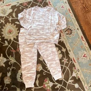 SET Athleta Balance Jogger and Crewneck Set